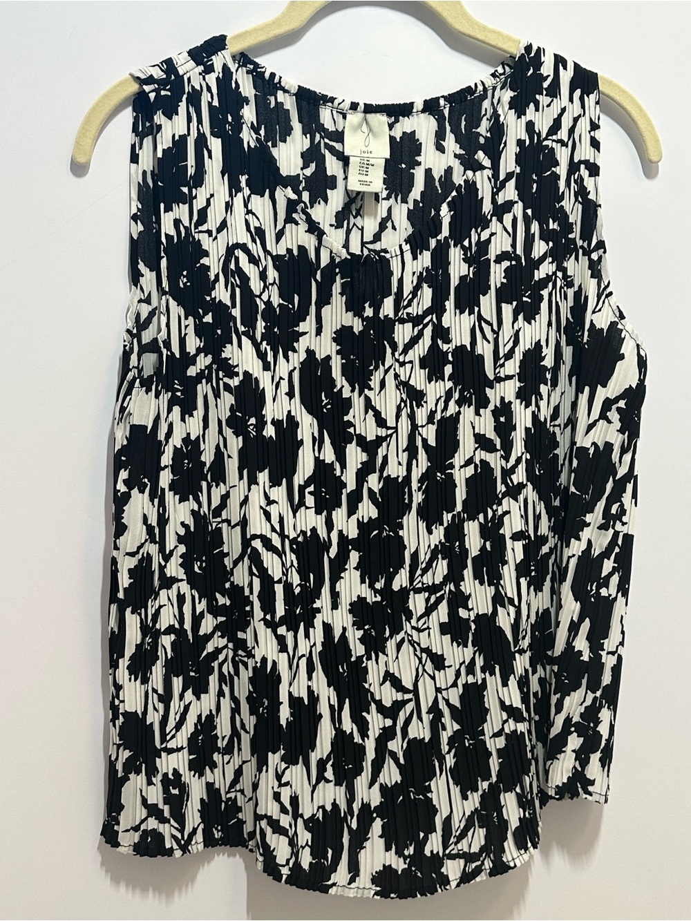 Joie Black and White Pleated Floral Sleeveless Camisole